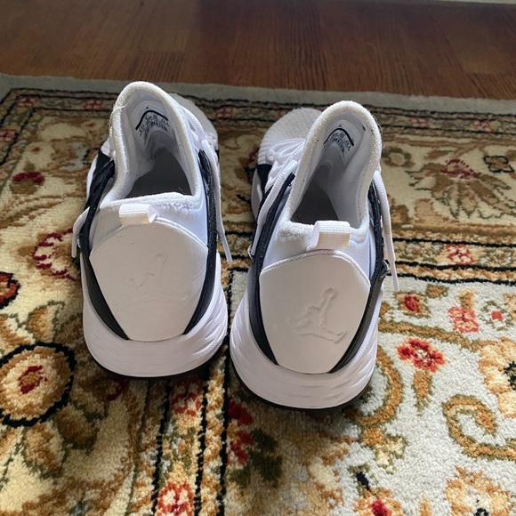 Jordan’s - Picture 3 of 3